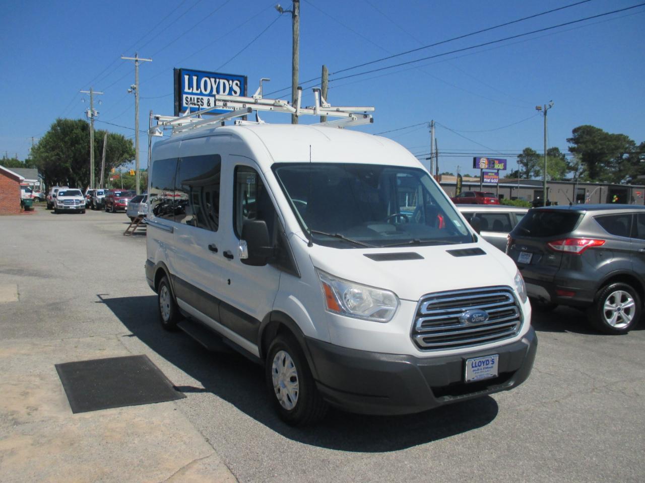 Ford Transit Wagon T-150 130" Med Roof XLT Sliding RH Dr 2017