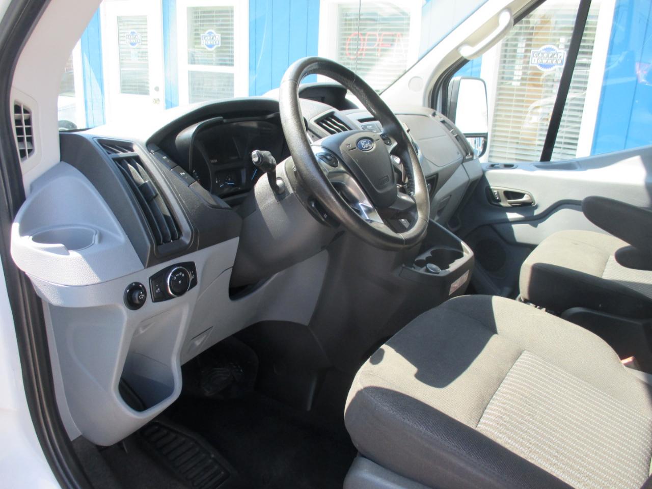 Ford Transit Wagon T-150 130" Med Roof XLT Sliding RH Dr 2017