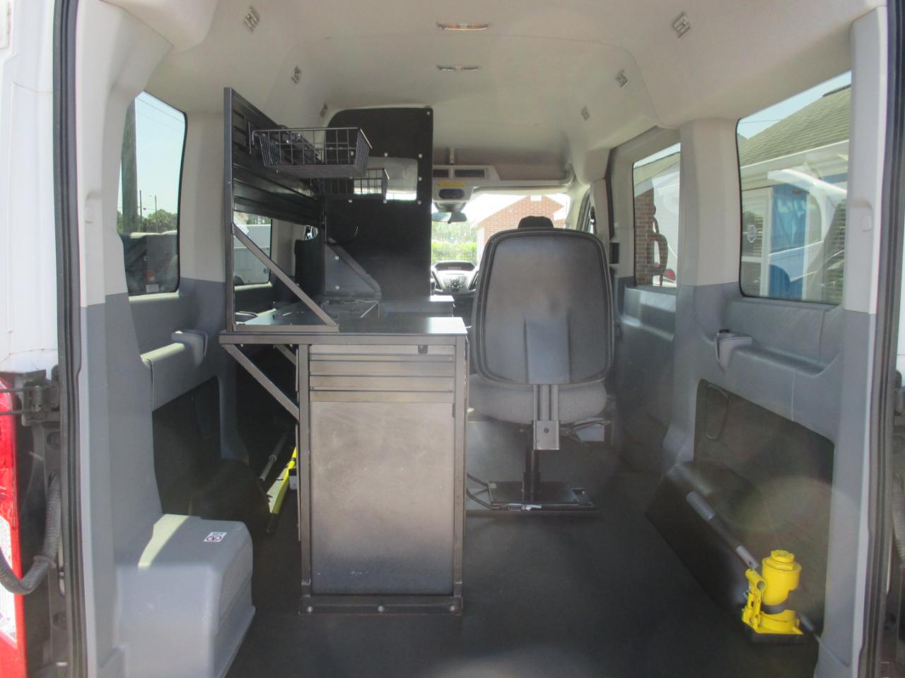 Ford Transit Wagon T-150 130" Med Roof XLT Sliding RH Dr 2017