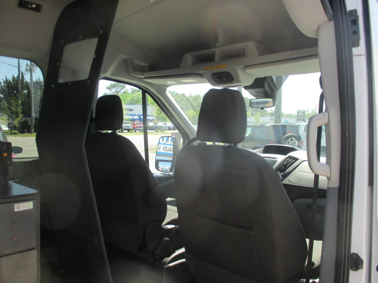 Ford Transit Wagon T-150 130" Med Roof XLT Sliding RH Dr 2017