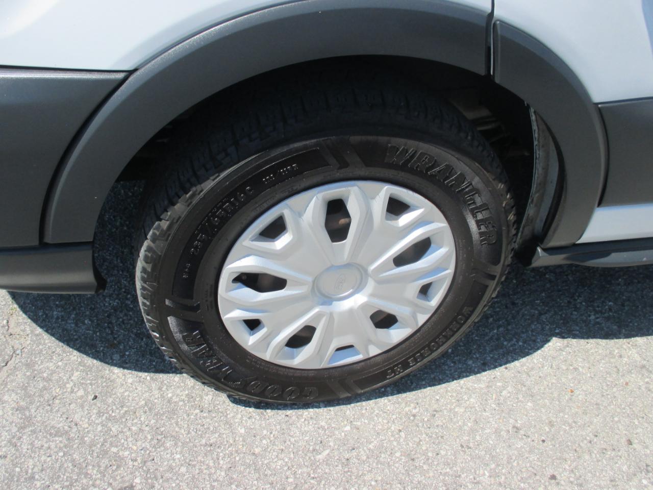 Ford Transit Wagon T-150 130" Med Roof XLT Sliding RH Dr 2017