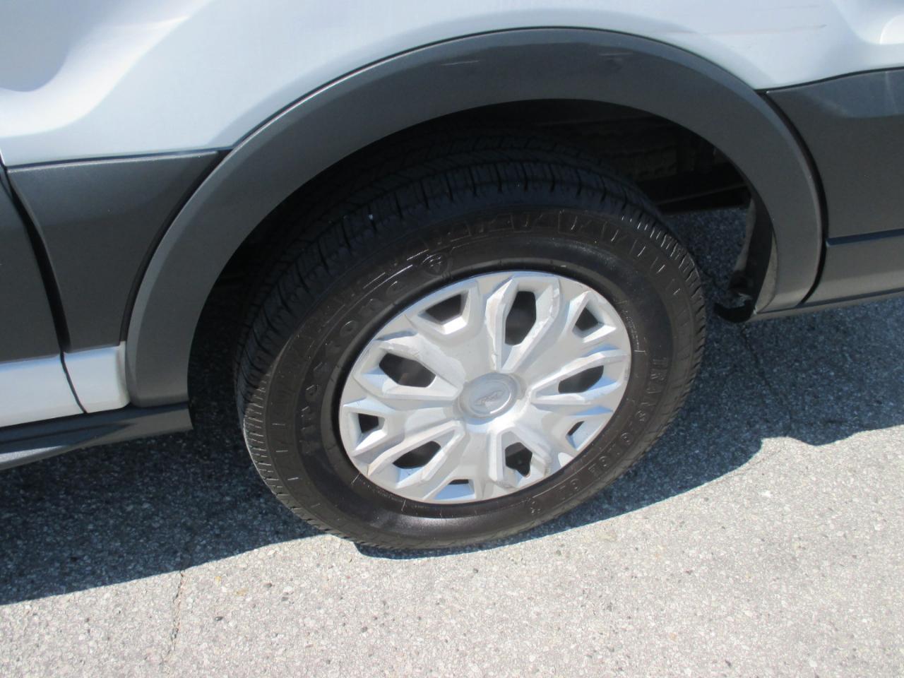 Ford Transit Wagon T-150 130" Med Roof XLT Sliding RH Dr 2017