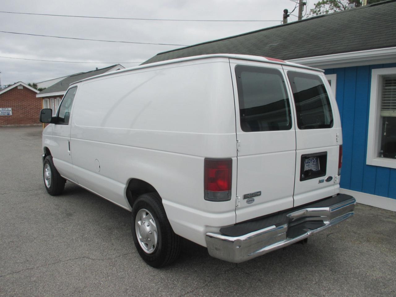 Ford Econoline Cargo Van E-150 Recreational 2010