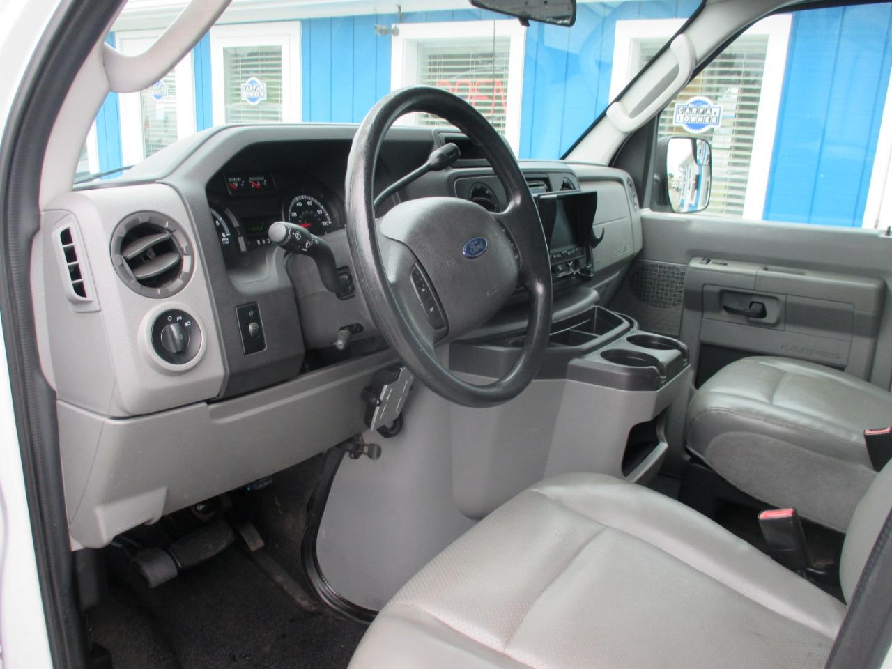 Ford Econoline Cargo Van E-150 Recreational 2010