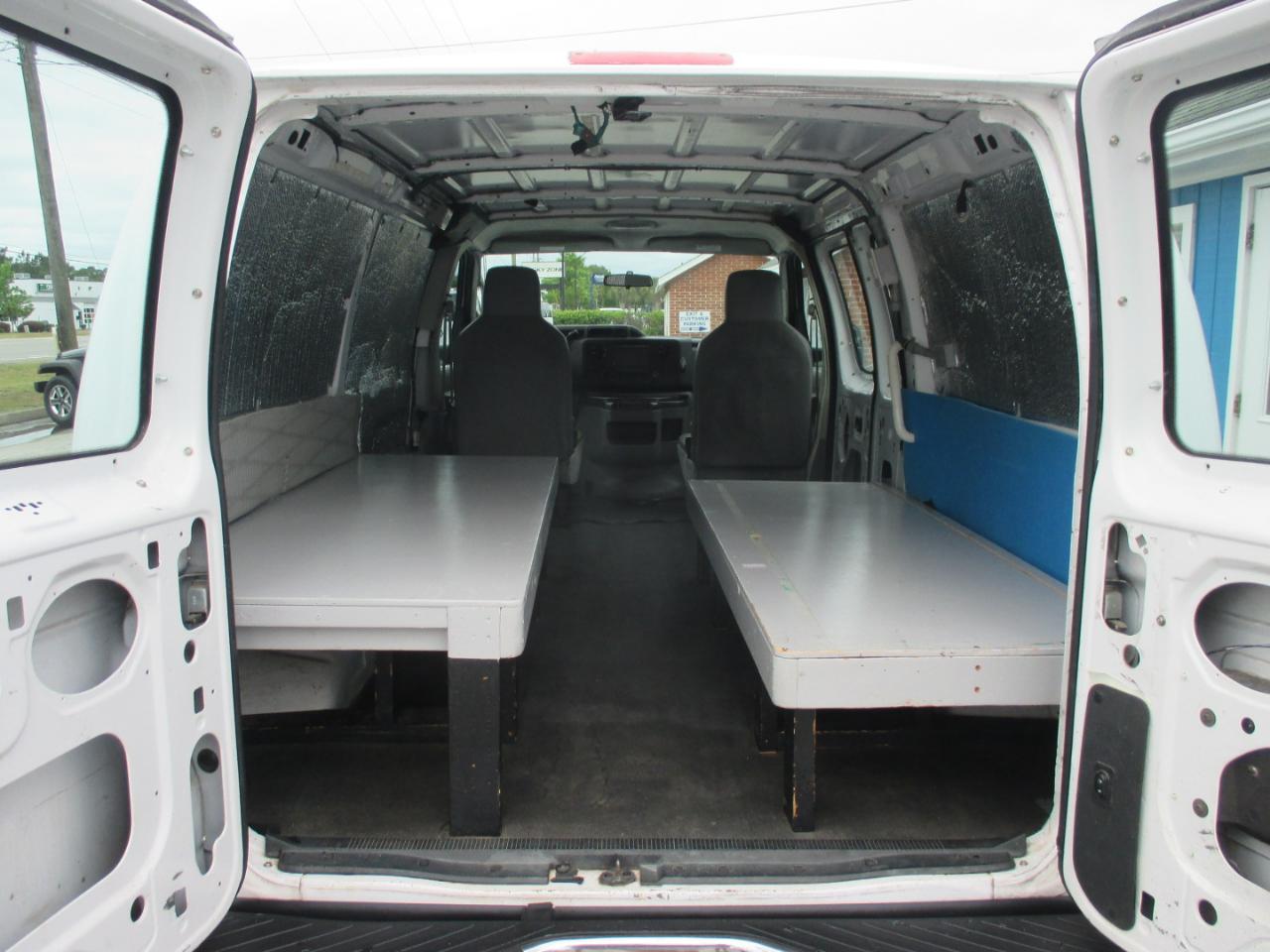 Ford Econoline Cargo Van E-150 Recreational 2010