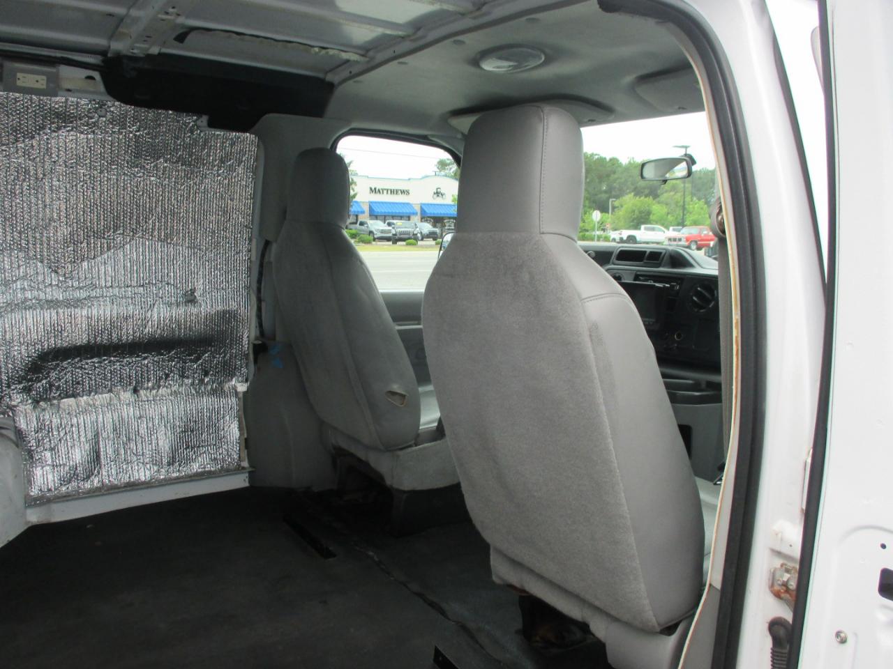 Ford Econoline Cargo Van E-150 Recreational 2010