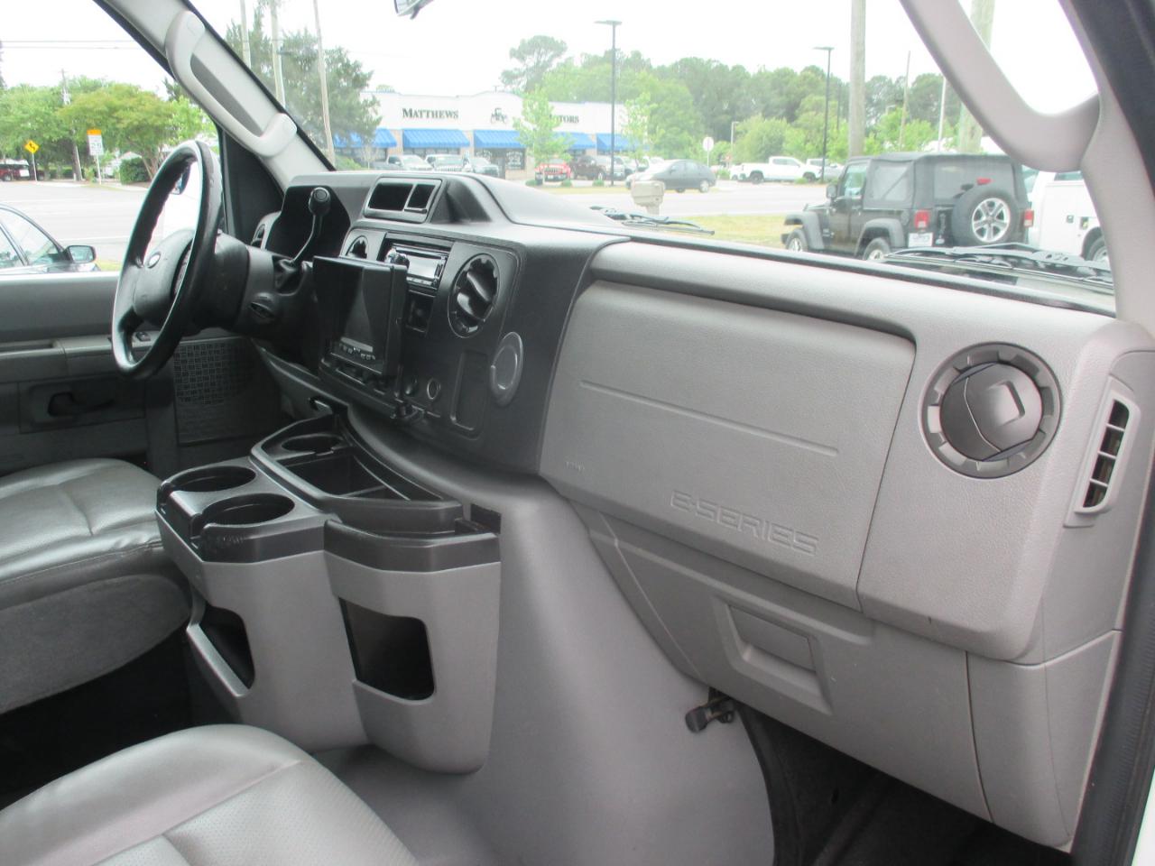 Ford Econoline Cargo Van E-150 Recreational 2010