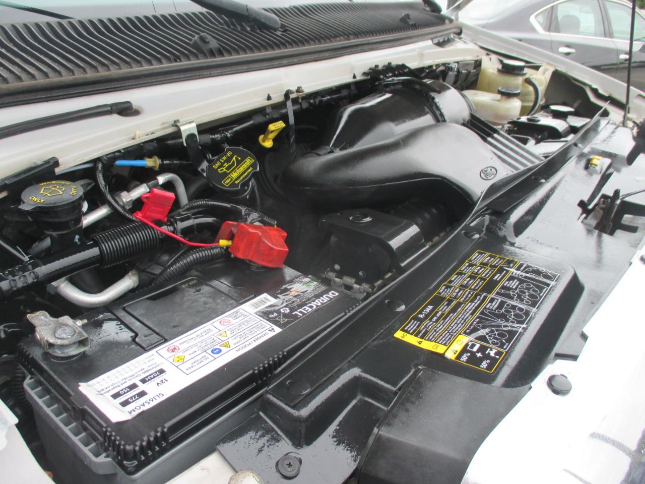 Ford Econoline Cargo Van E-150 Recreational 2010