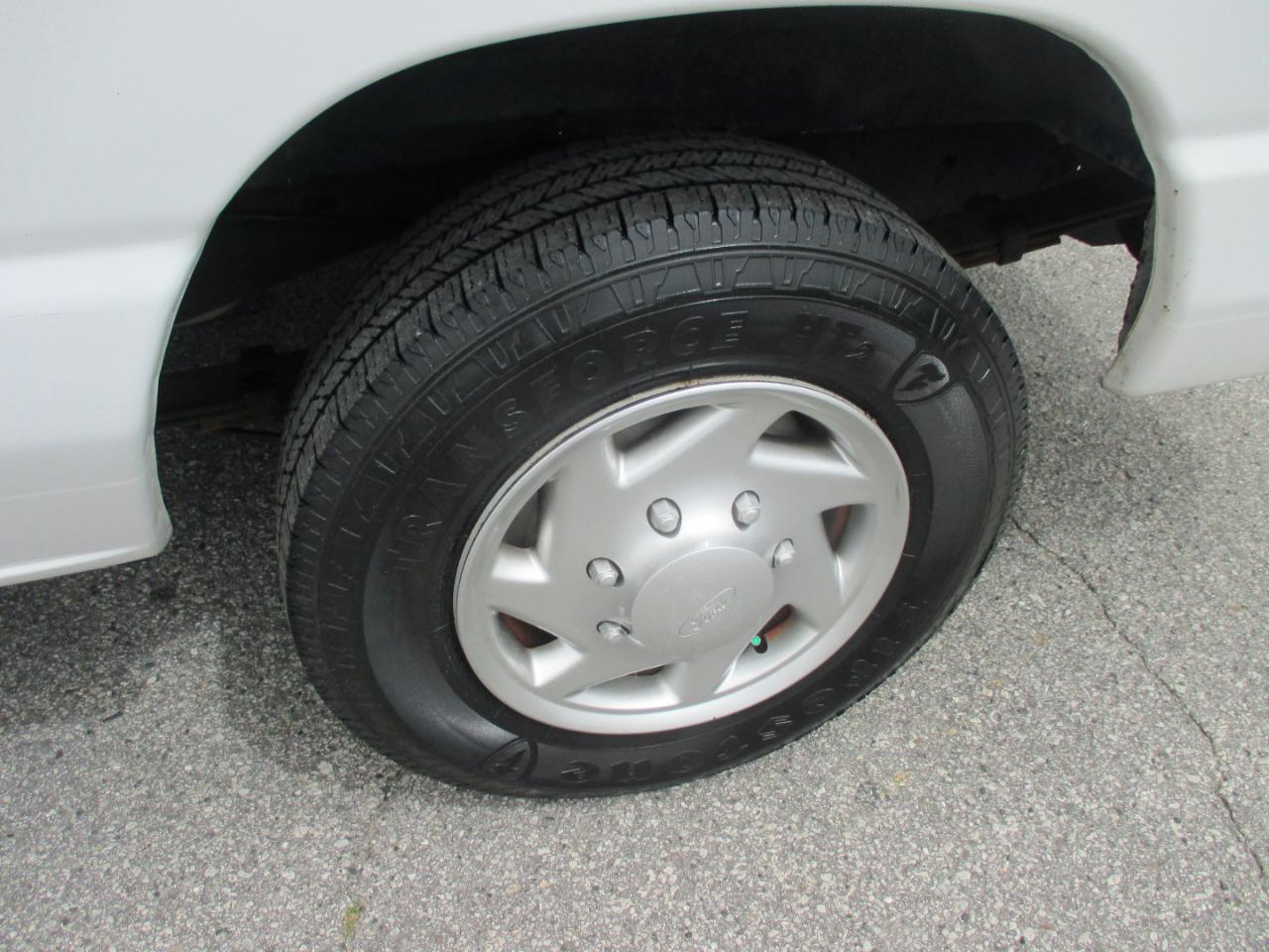 Ford Econoline Cargo Van E-150 Recreational 2010