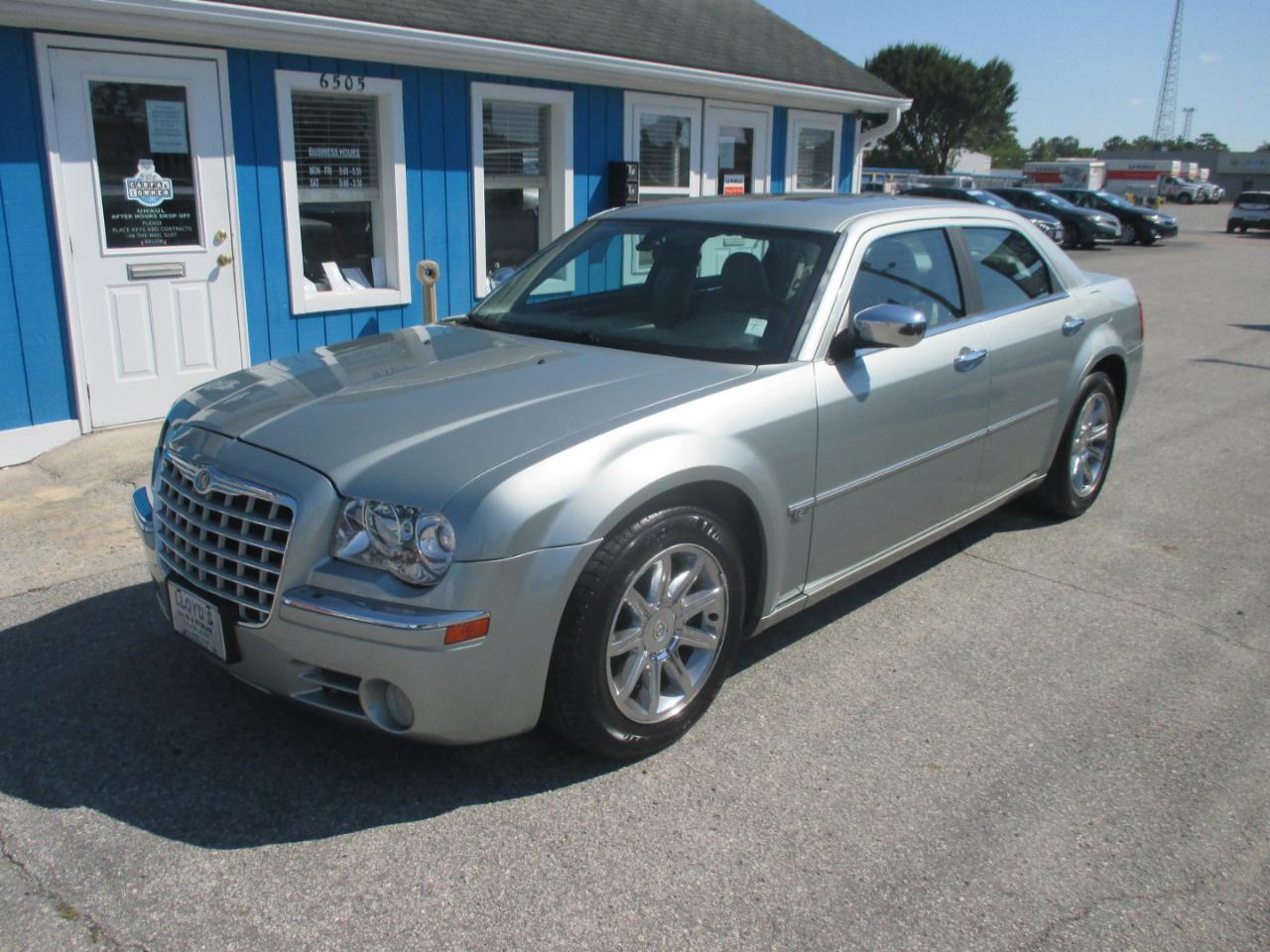 Chrysler 300  2005