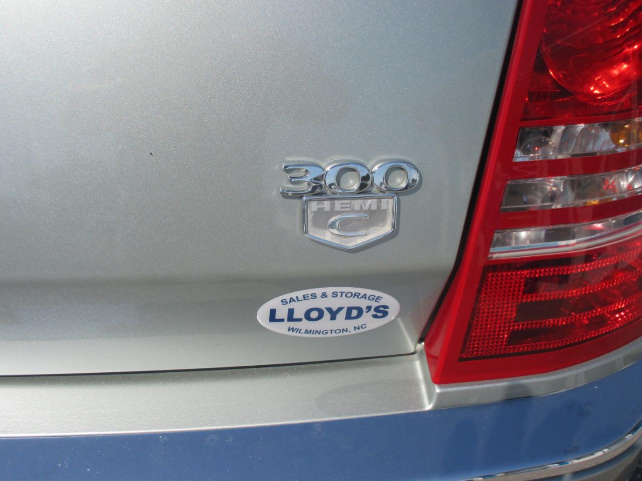 Chrysler 300  2005
