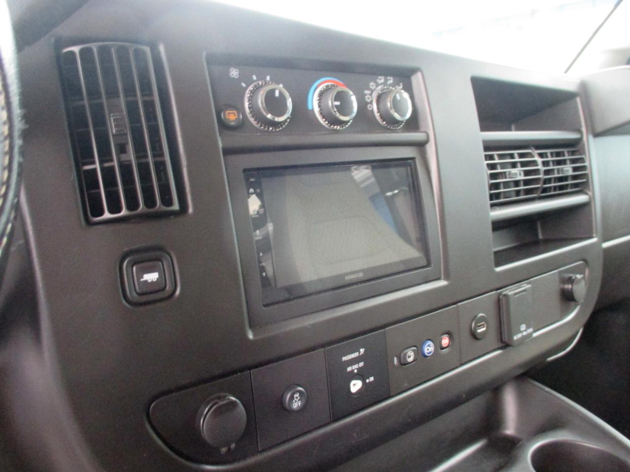 Chevrolet Express Passenger RWD 3500 155" LS 2022