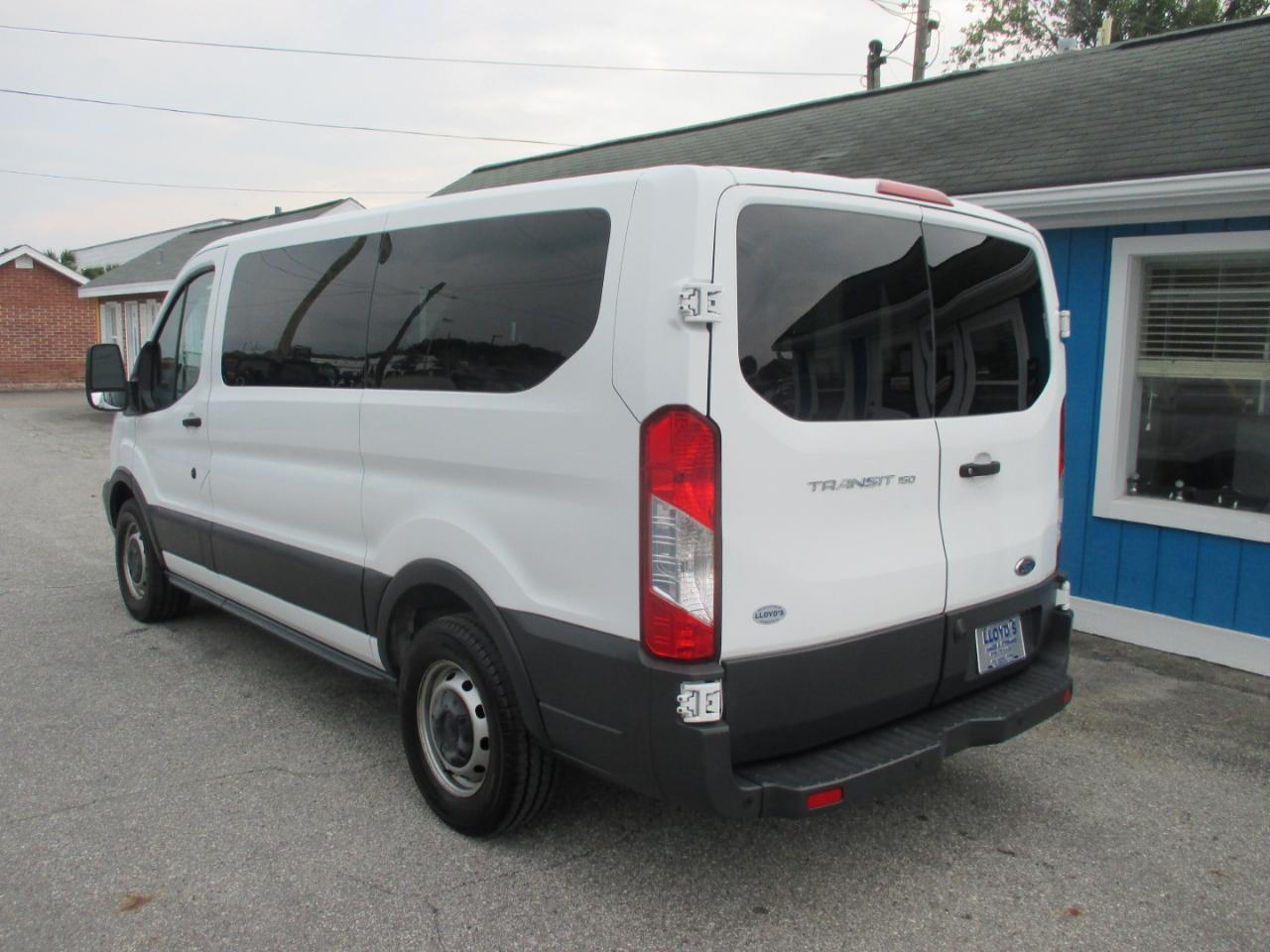 Ford Transit Passenger Wagon T-150 130" Low Roof XL Swing-Out RH Dr 2018