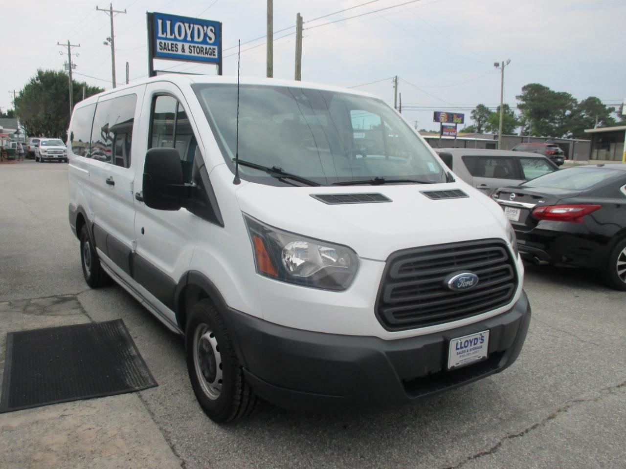 Ford Transit Passenger Wagon T-150 130" Low Roof XL Swing-Out RH Dr 2018