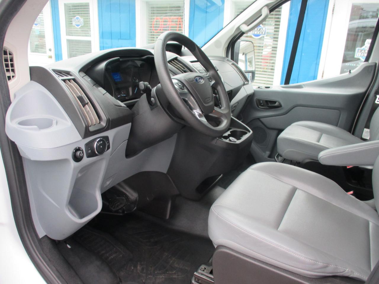 Ford Transit Passenger Wagon T-150 130" Low Roof XL Swing-Out RH Dr 2018