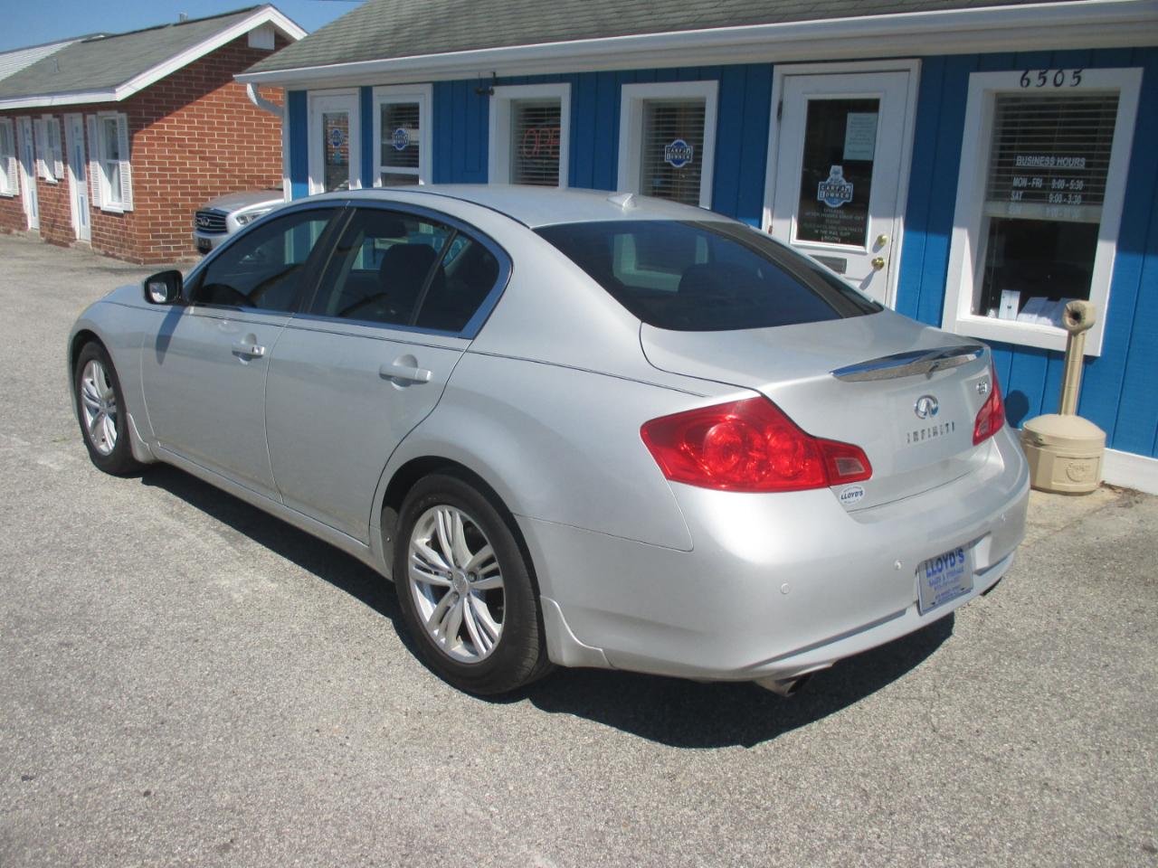 Infiniti G37 Sedan 4dr Journey RWD 2011