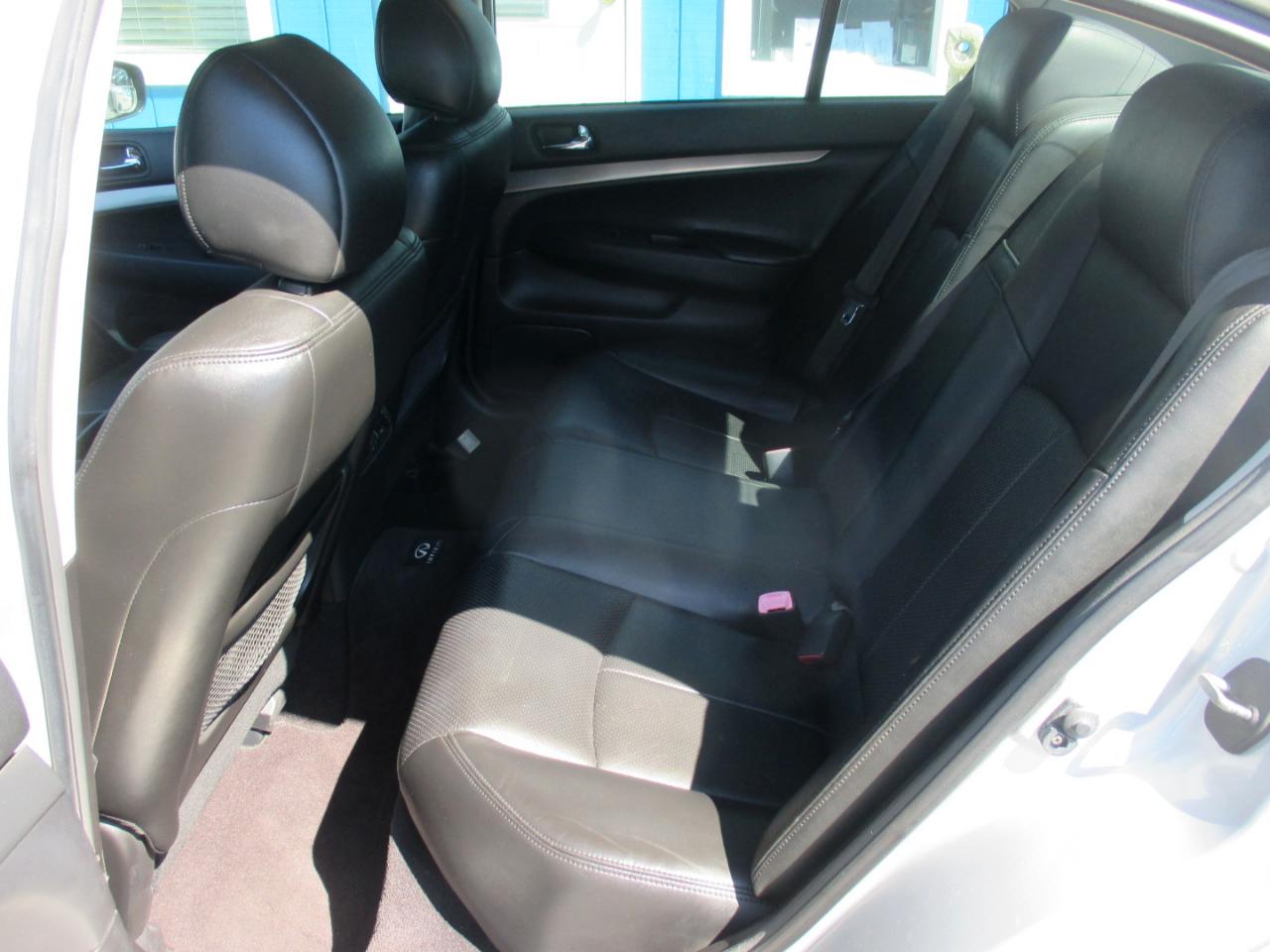 Infiniti G37 Sedan 4dr Journey RWD 2011