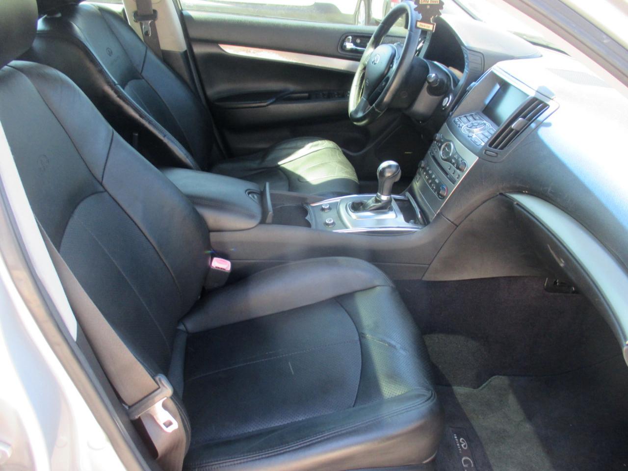 Infiniti G37 Sedan 4dr Journey RWD 2011