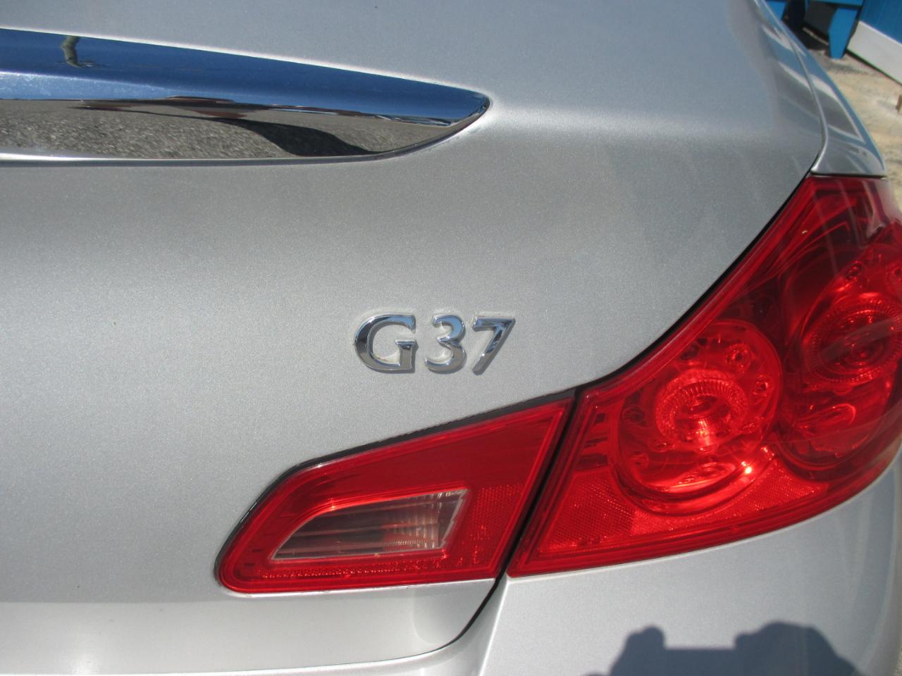 Infiniti G37 Sedan 4dr Journey RWD 2011