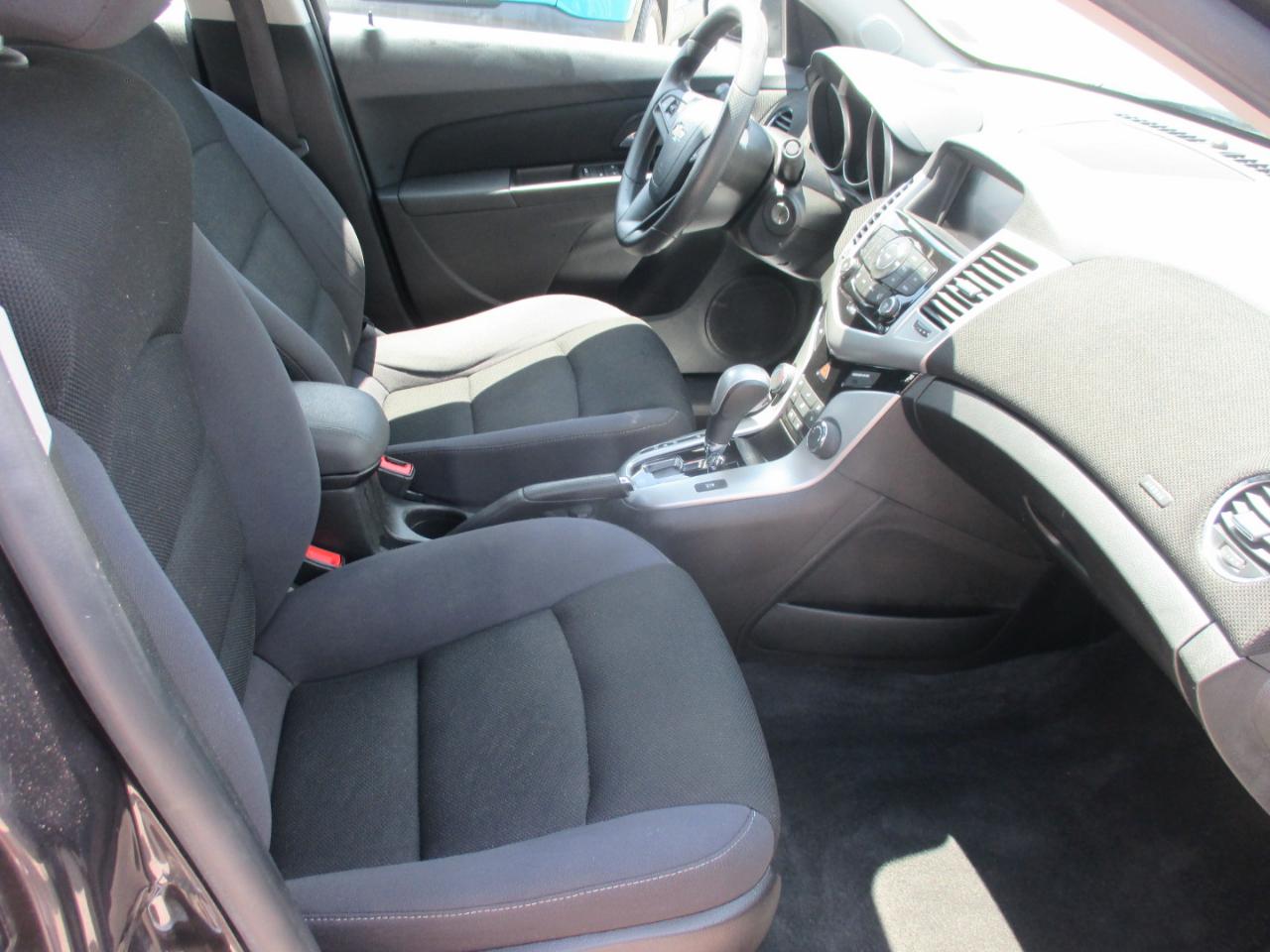 Chevrolet Cruze Limited 4dr Sdn Auto LT w/1LT 2016