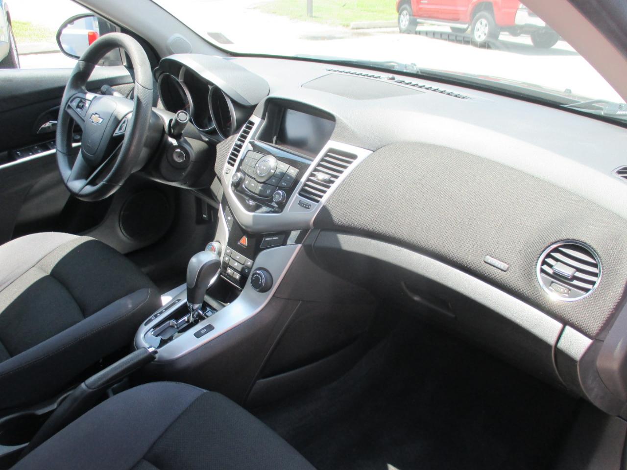 Chevrolet Cruze Limited 4dr Sdn Auto LT w/1LT 2016