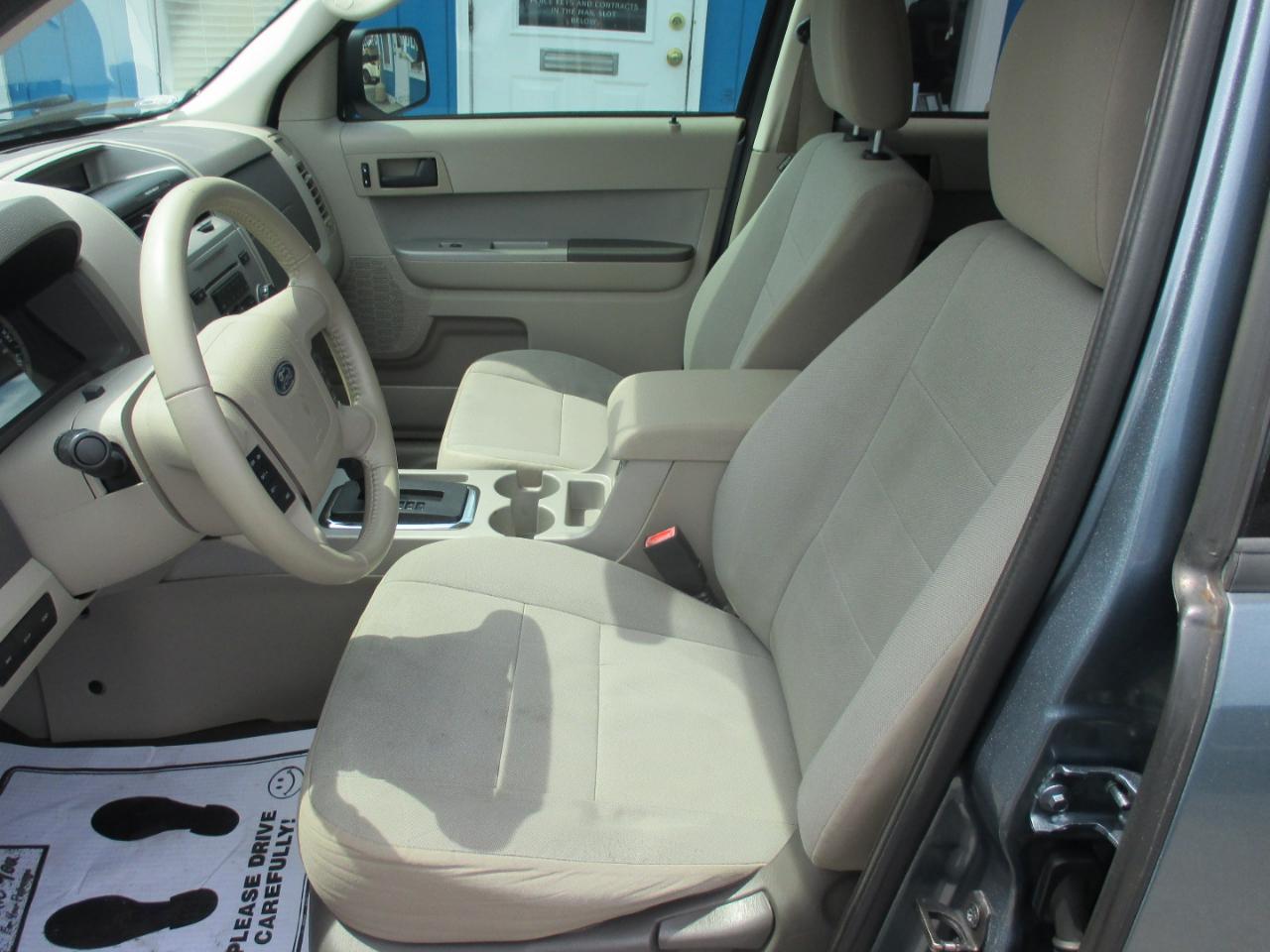 Ford Escape FWD 4dr XLT 2012