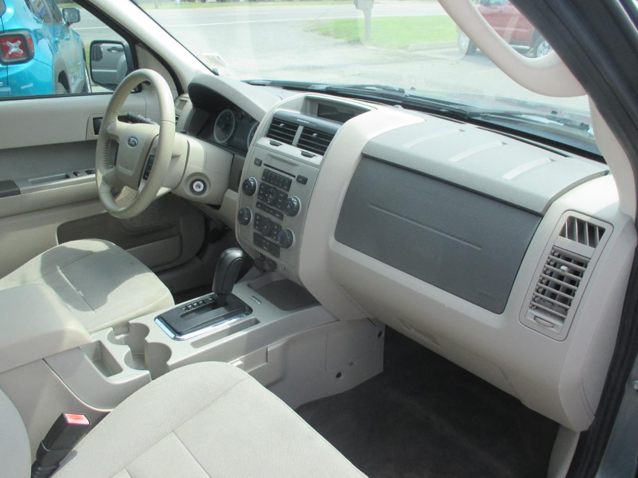 Ford Escape FWD 4dr XLT 2012