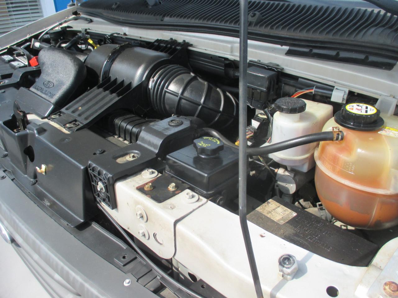 Ford Econoline Wagon E-150 XL 2007