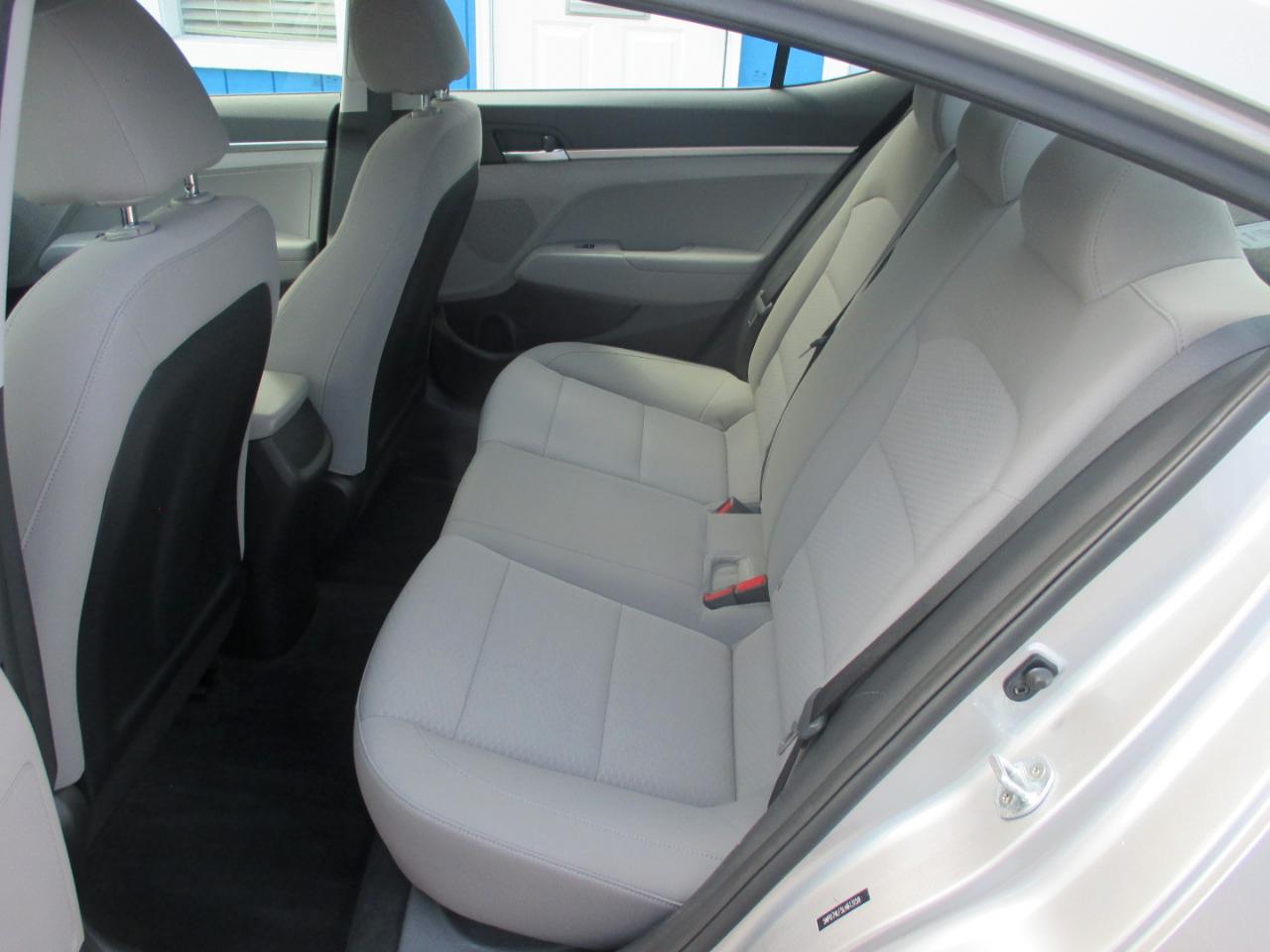 Hyundai Elantra SE IVT 2020