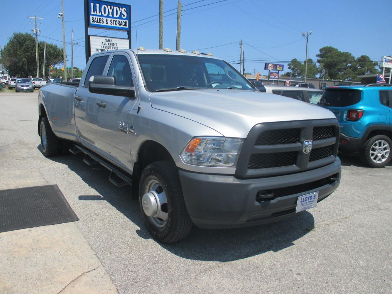 RAM 3500 Tradesman 4x4 Crew Cab 8' Box 2018