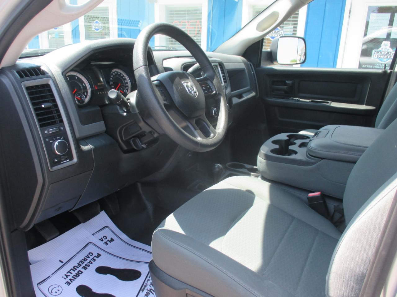RAM 3500 Tradesman 4x4 Crew Cab 8' Box 2018