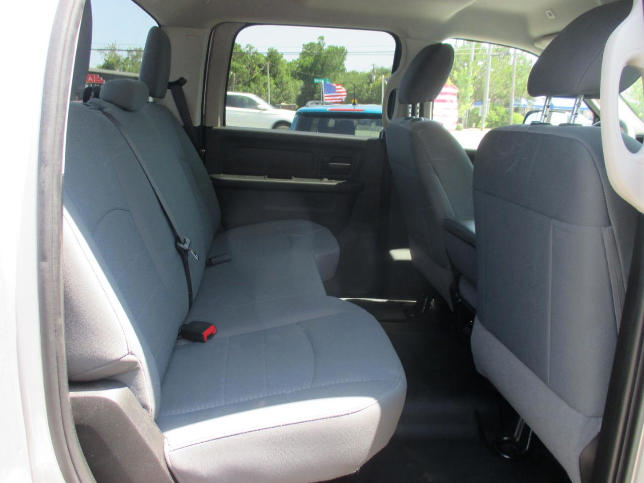 RAM 3500 Tradesman 4x4 Crew Cab 8' Box 2018