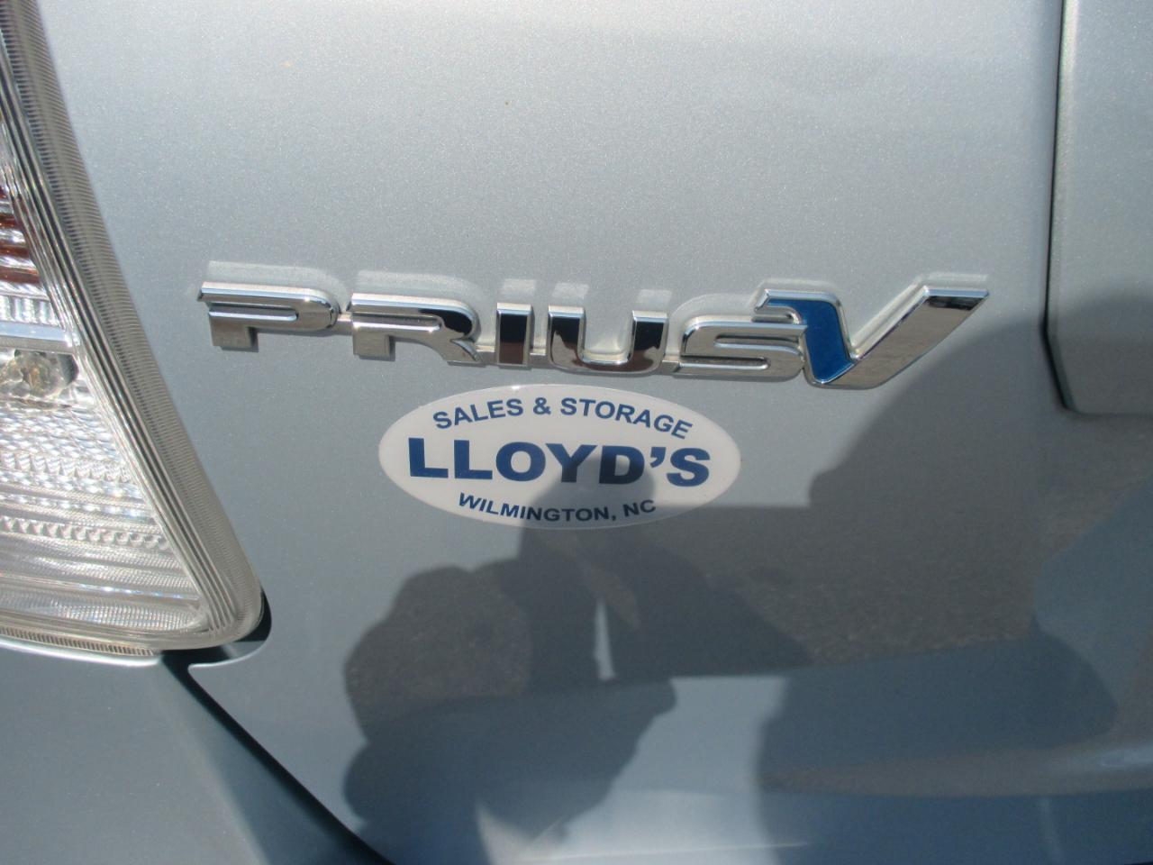 Toyota Prius V 5dr Wgn Three (Natl) 2016