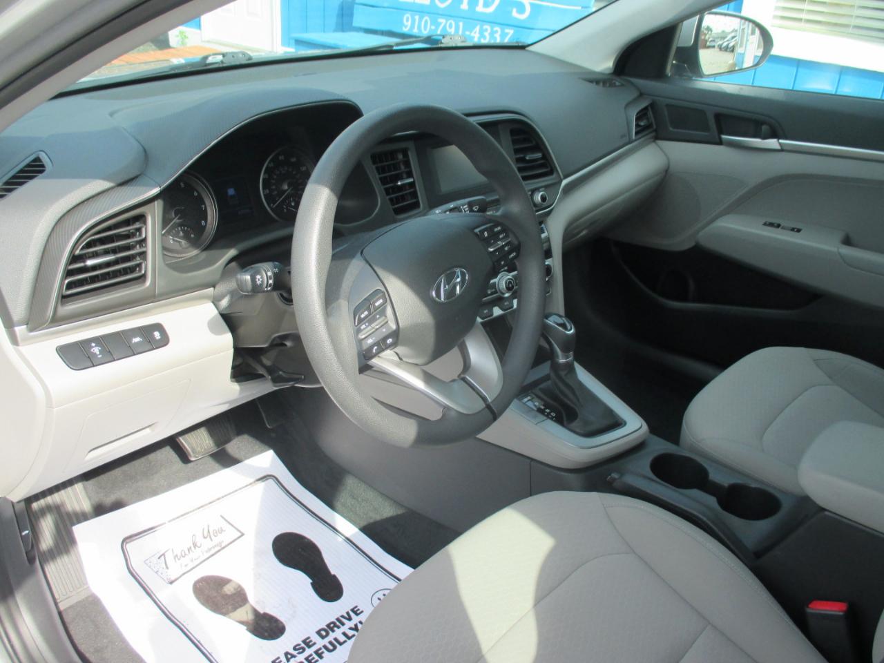 Hyundai Elantra SE IVT 2020