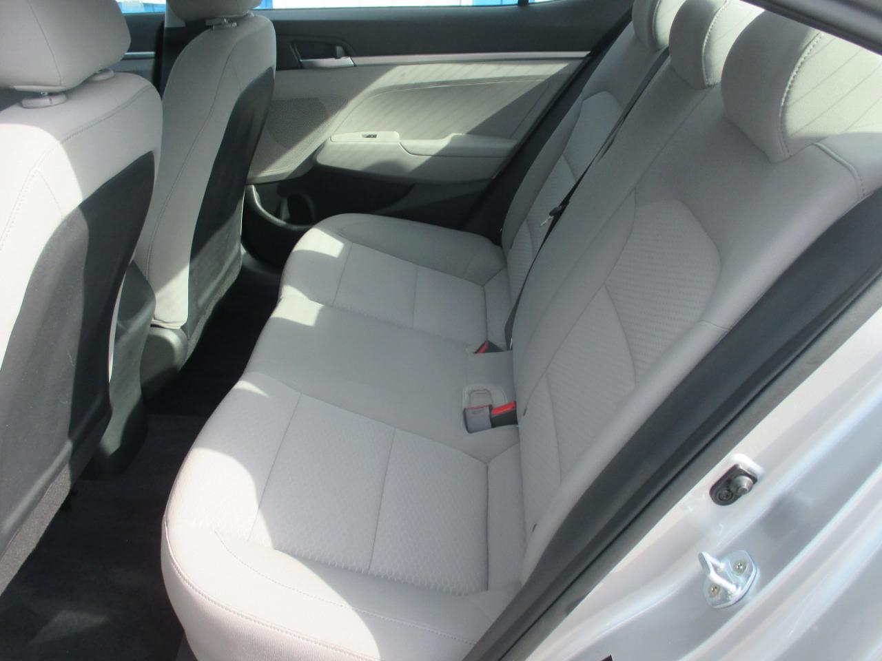 Hyundai Elantra SE IVT 2020