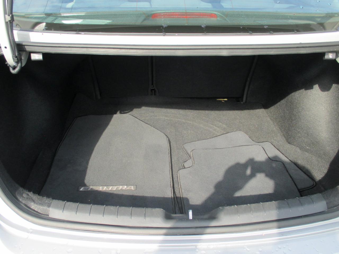 Hyundai Elantra SE IVT 2020