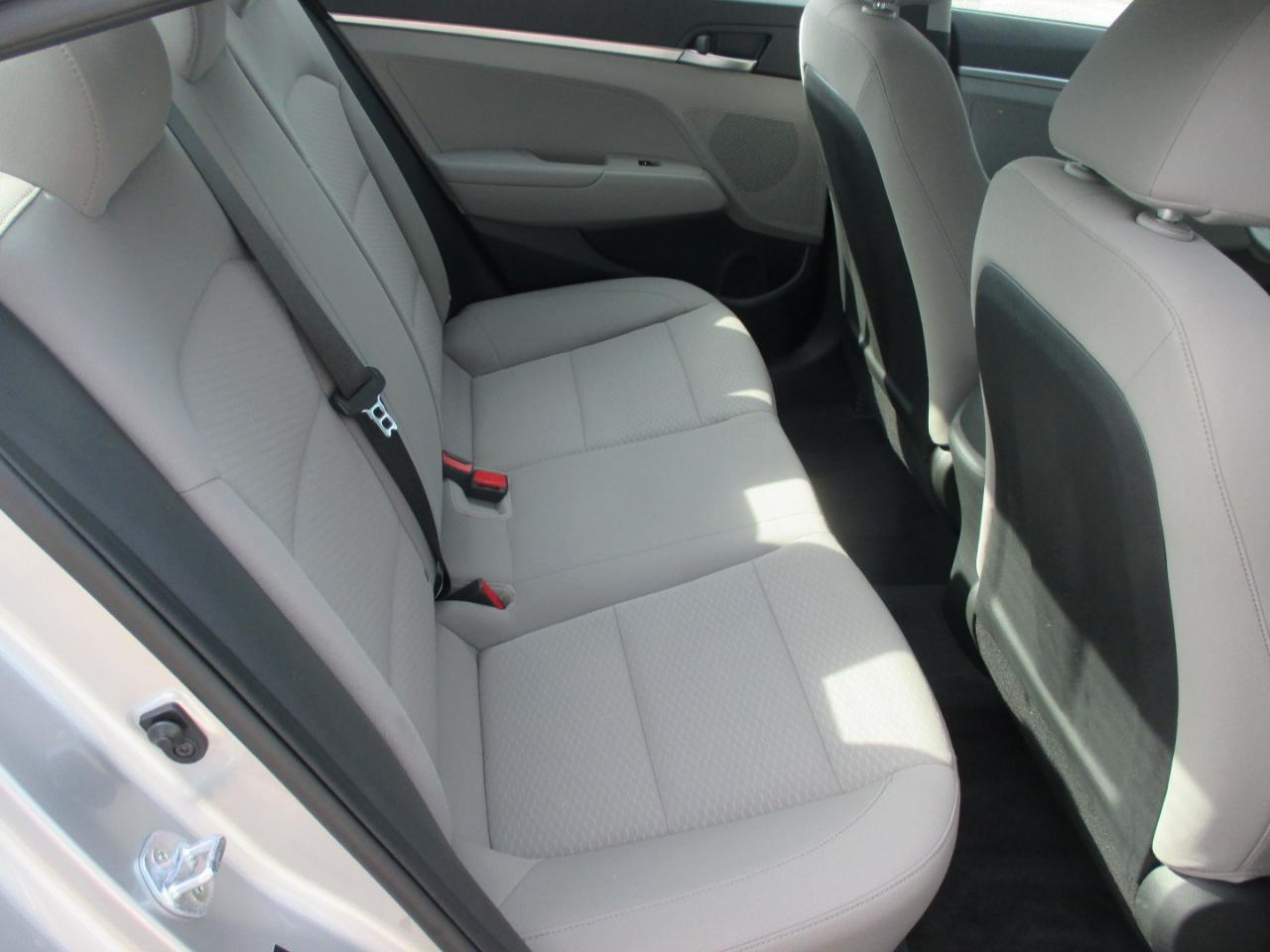 Hyundai Elantra SE IVT 2020