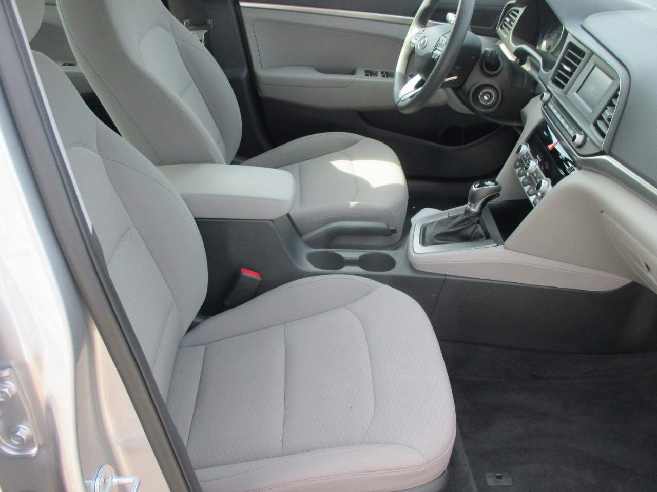 Hyundai Elantra SE IVT 2020