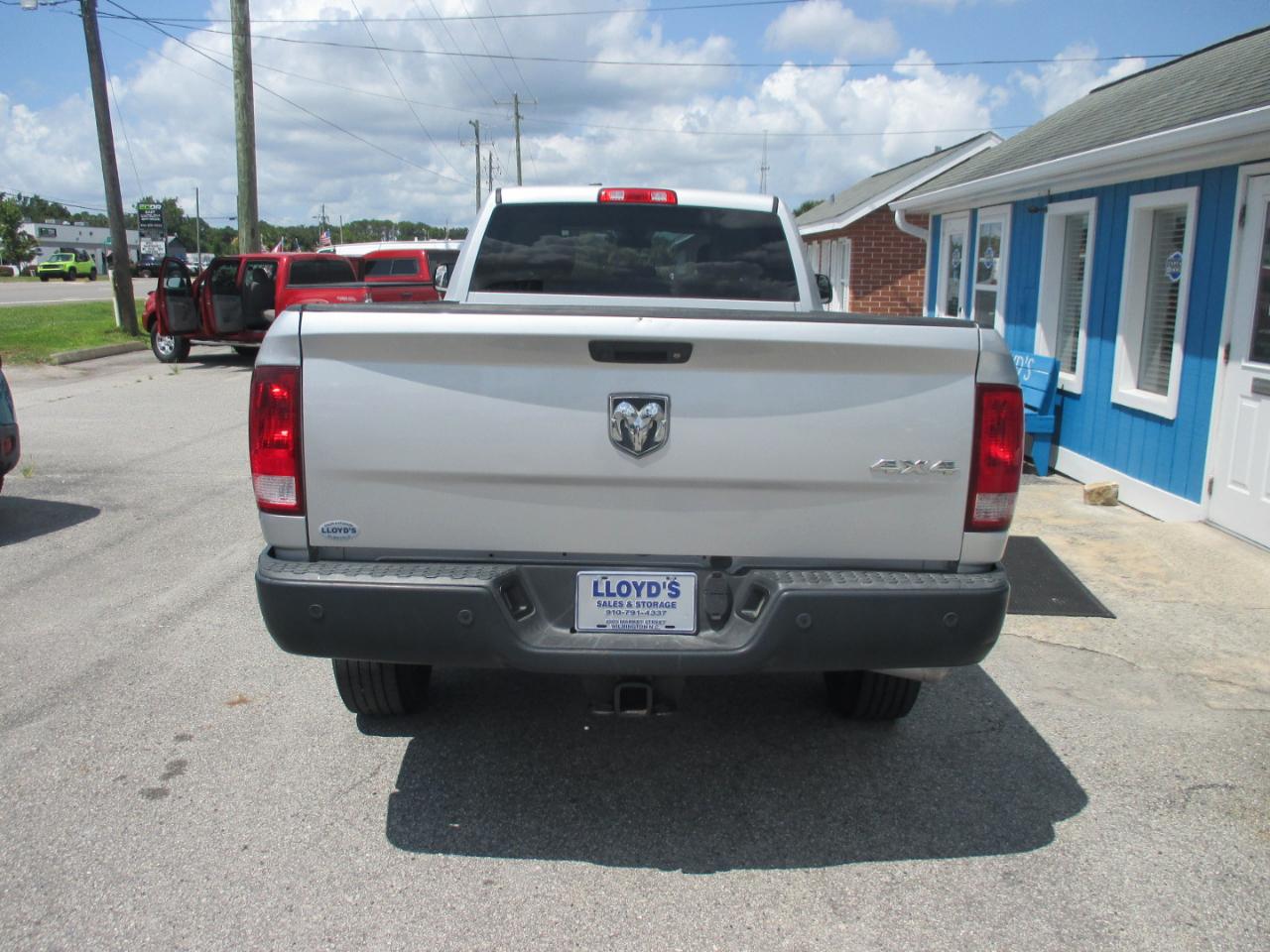 RAM 2500 Tradesman 4x4 Crew Cab 8' Box 2017