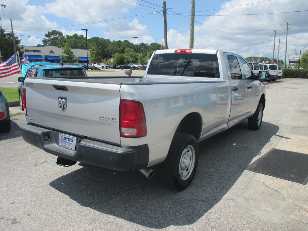 RAM 2500 Tradesman 4x4 Crew Cab 8' Box 2017