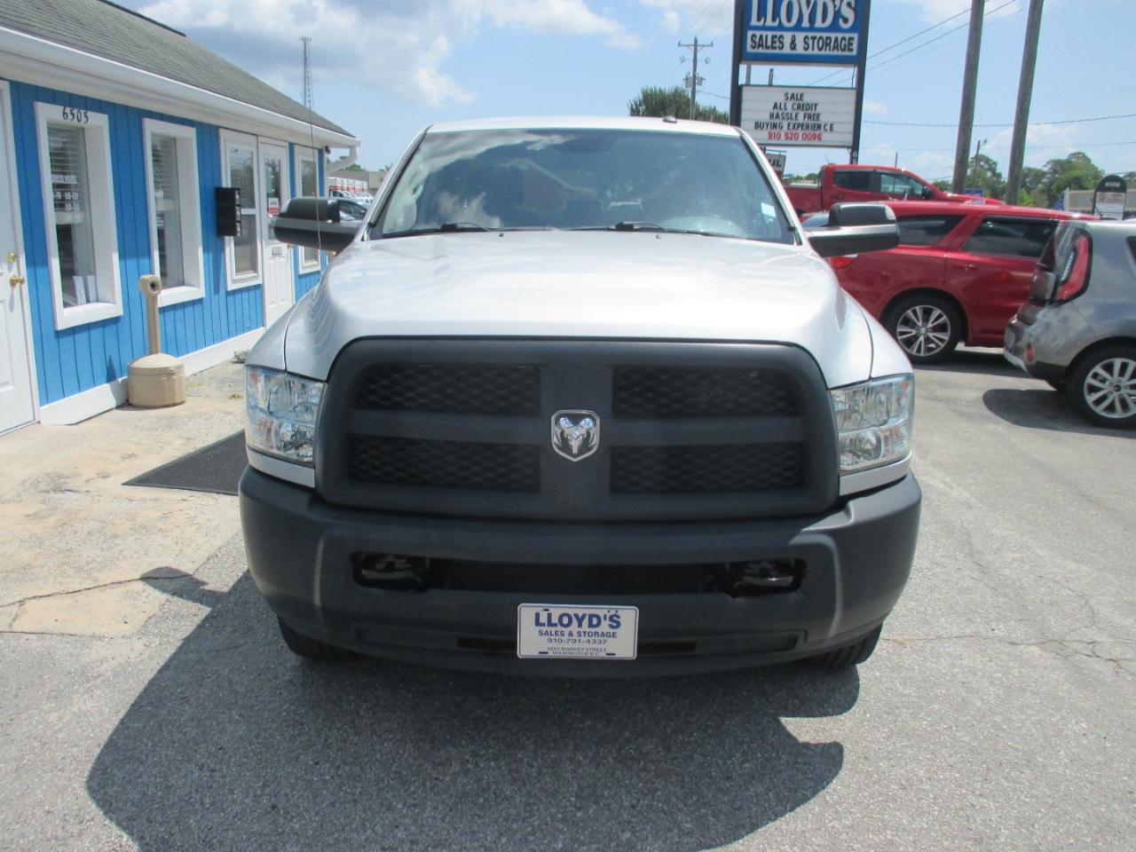RAM 2500 Tradesman 4x4 Crew Cab 8' Box 2017