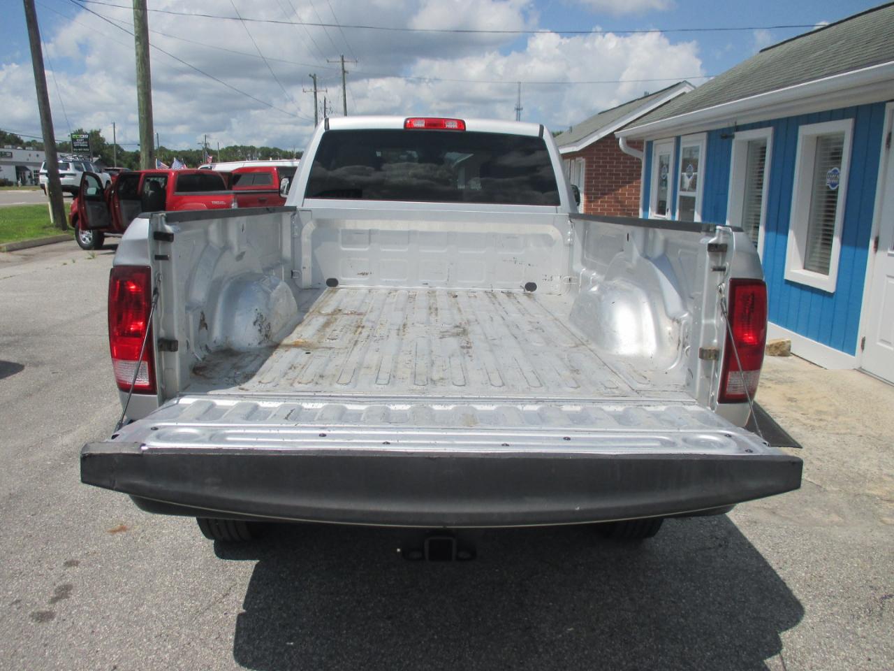 RAM 2500 Tradesman 4x4 Crew Cab 8' Box 2017