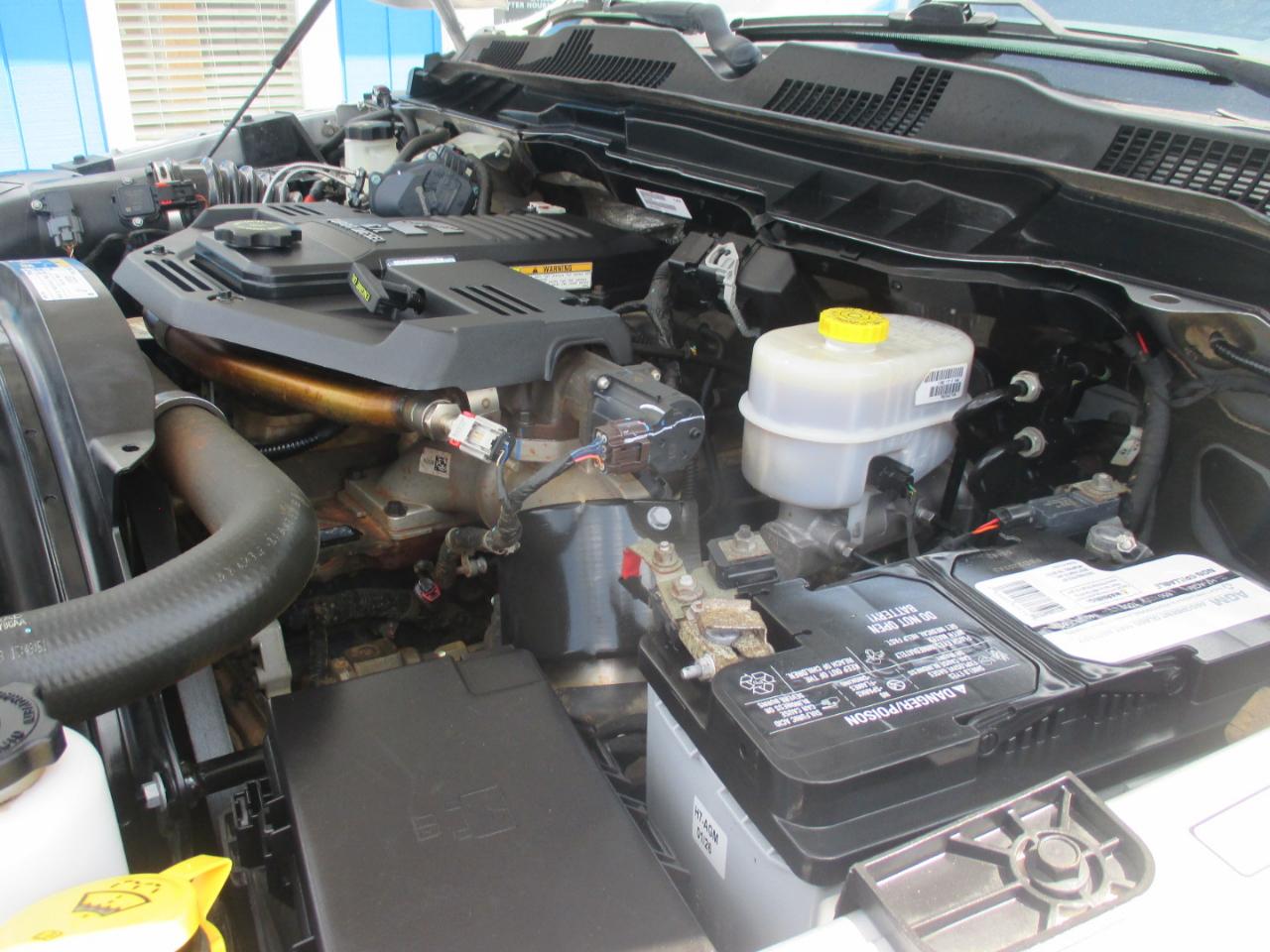 RAM 2500 Tradesman 4x4 Crew Cab 8' Box 2017