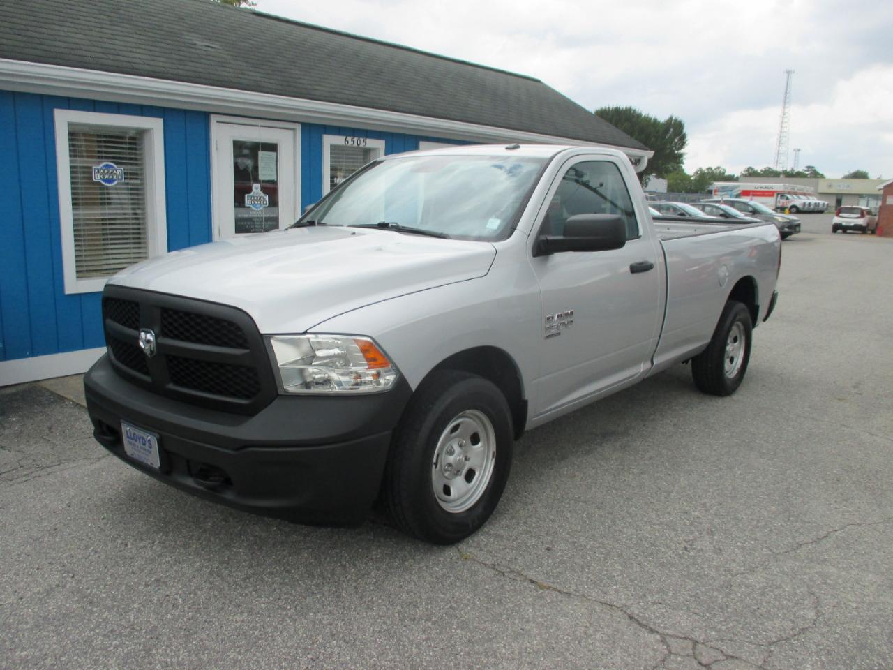 RAM 1500 Classic Tradesman 4x4 Reg Cab 8' Box 2019