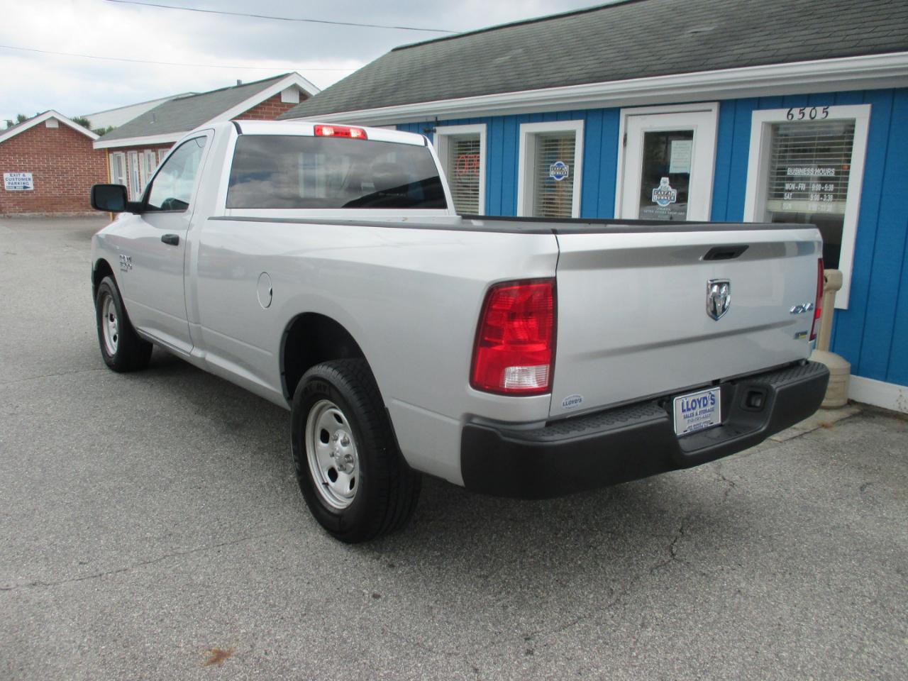 RAM 1500 Classic Tradesman 4x4 Reg Cab 8' Box 2019