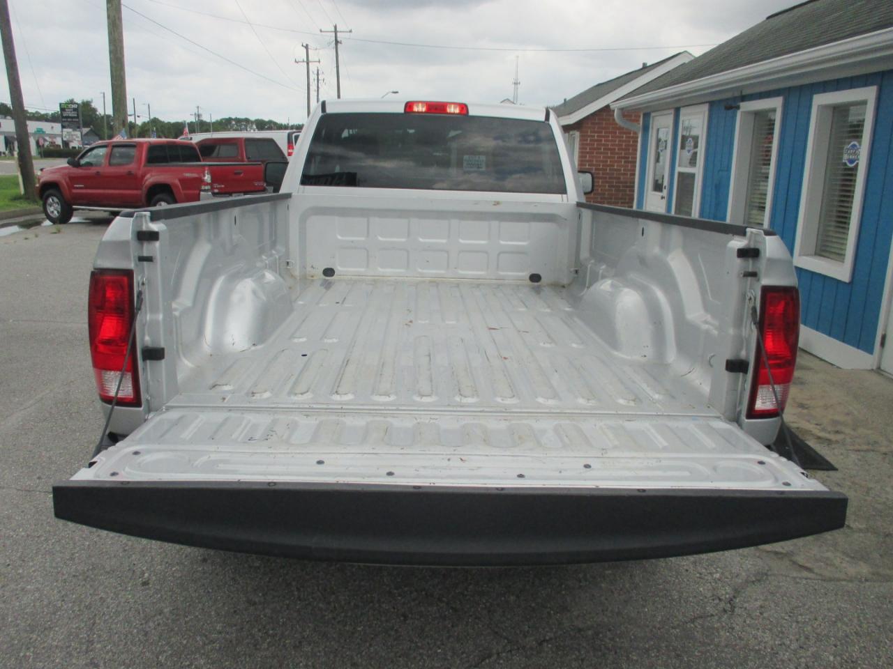 RAM 1500 Classic Tradesman 4x4 Reg Cab 8' Box 2019