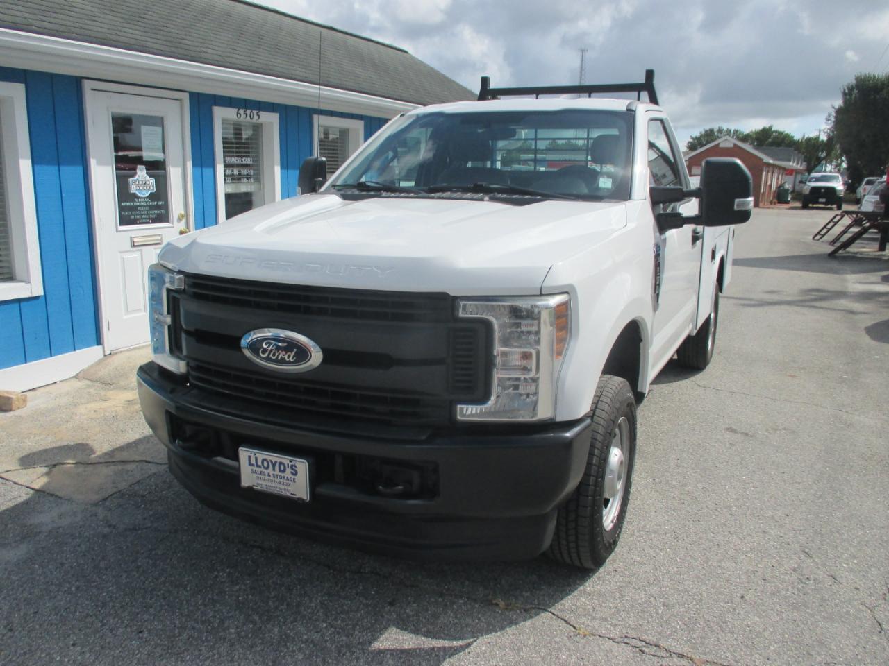 Ford Super Duty F-250 SRW XL 4WD Reg Cab 8' Box 2018
