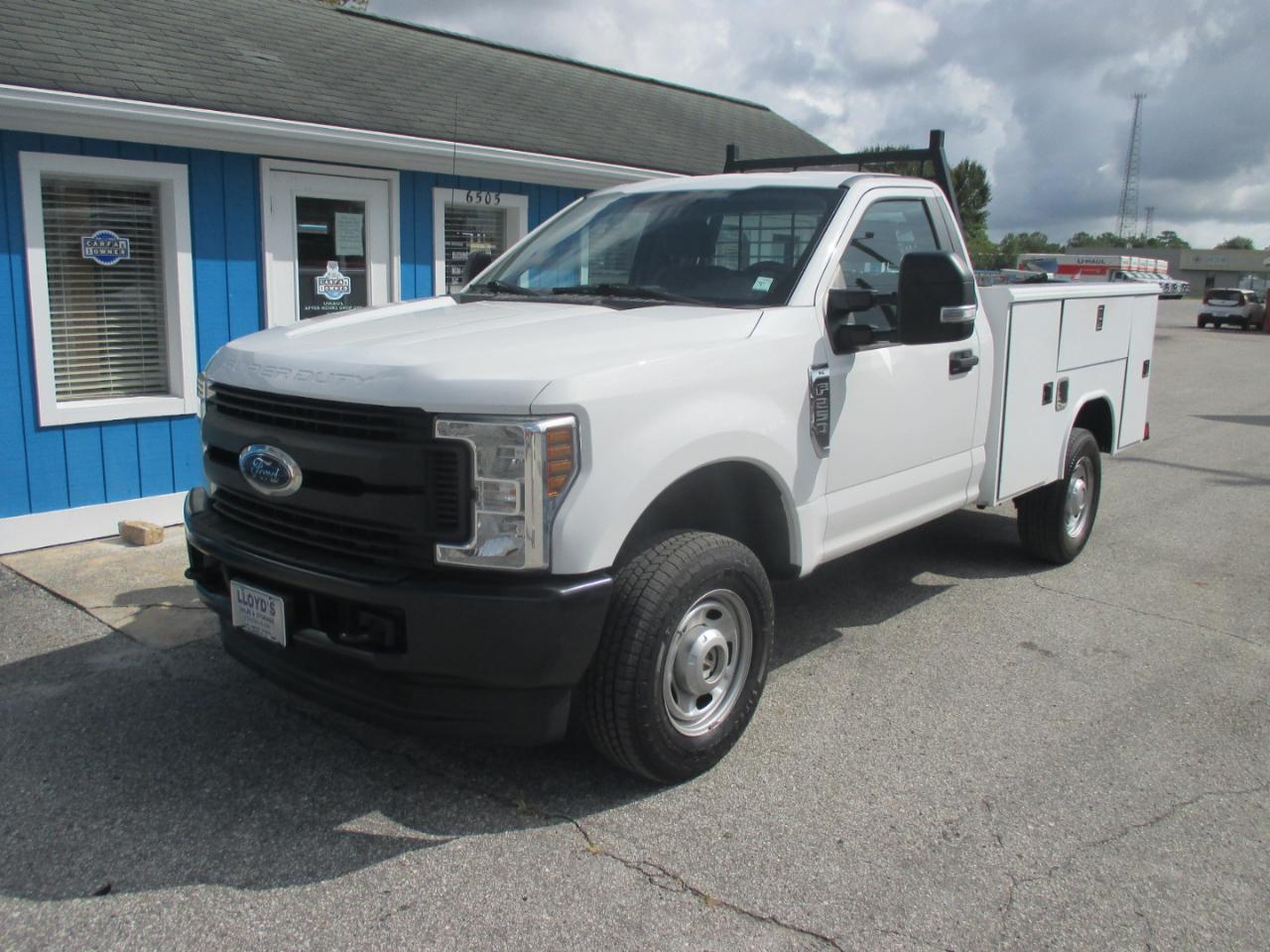 Ford Super Duty F-250 SRW XL 4WD Reg Cab 8' Box 2018