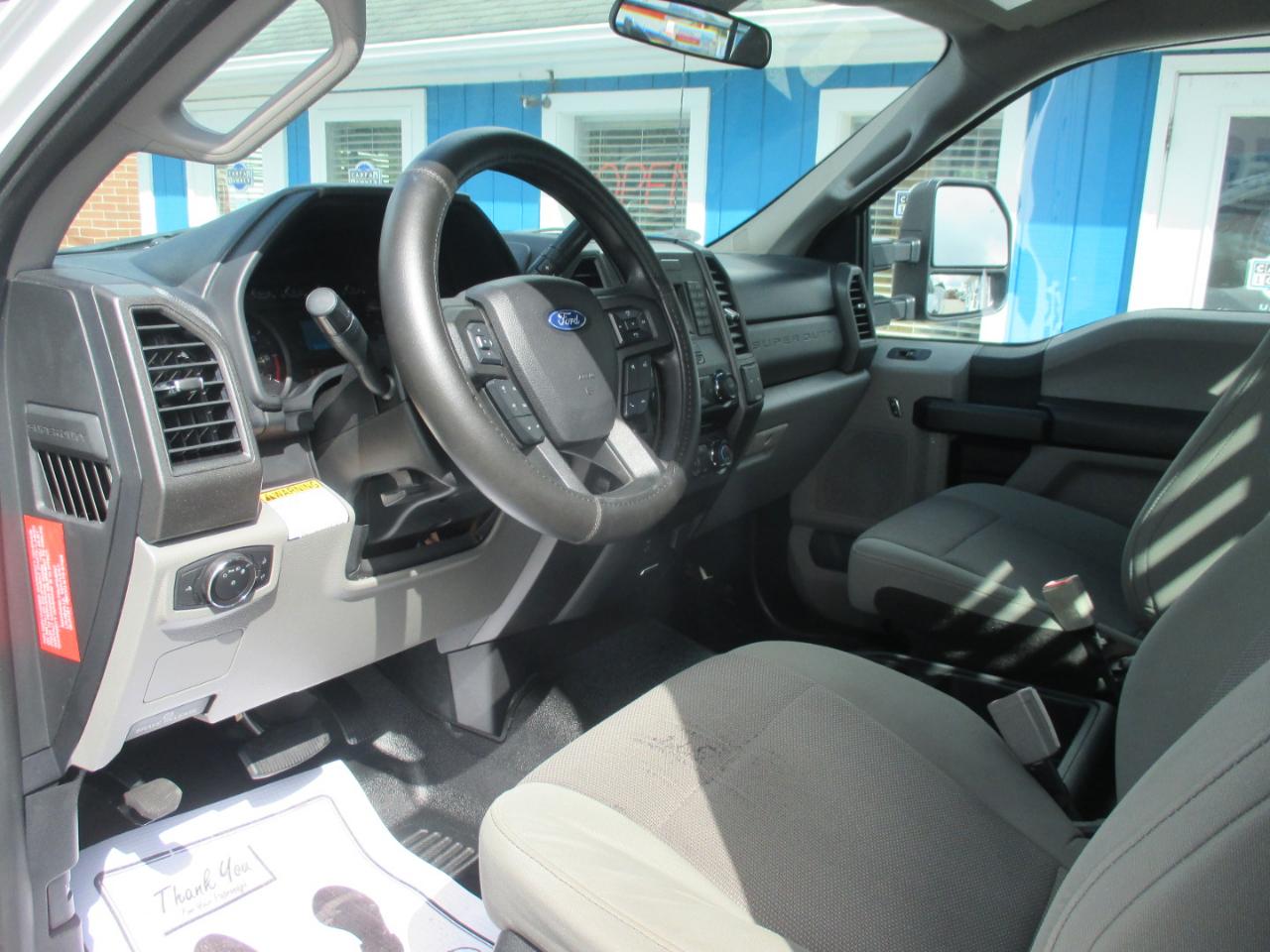 Ford Super Duty F-250 SRW XL 4WD Reg Cab 8' Box 2018