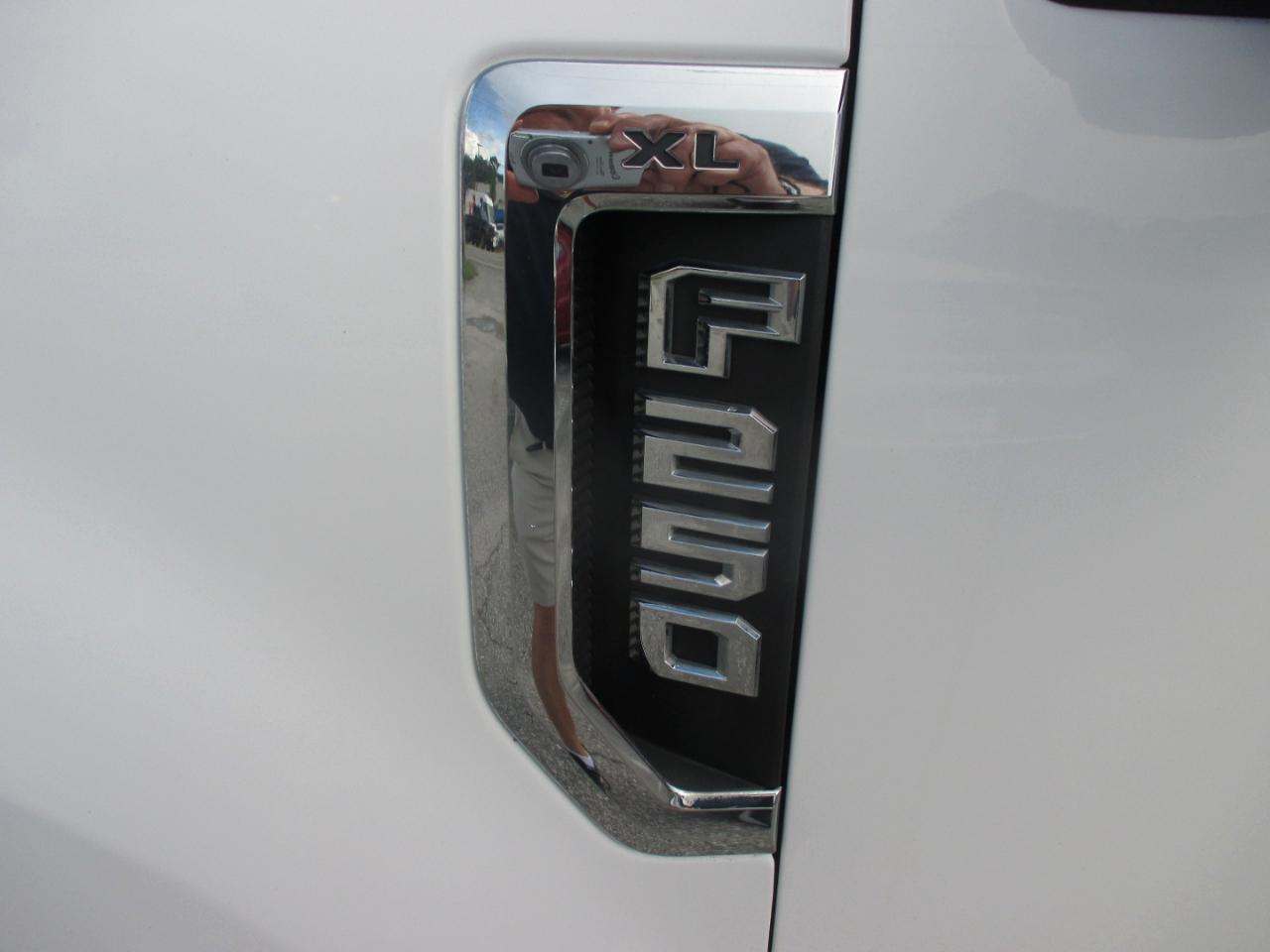 Ford Super Duty F-250 SRW XL 4WD Reg Cab 8' Box 2018